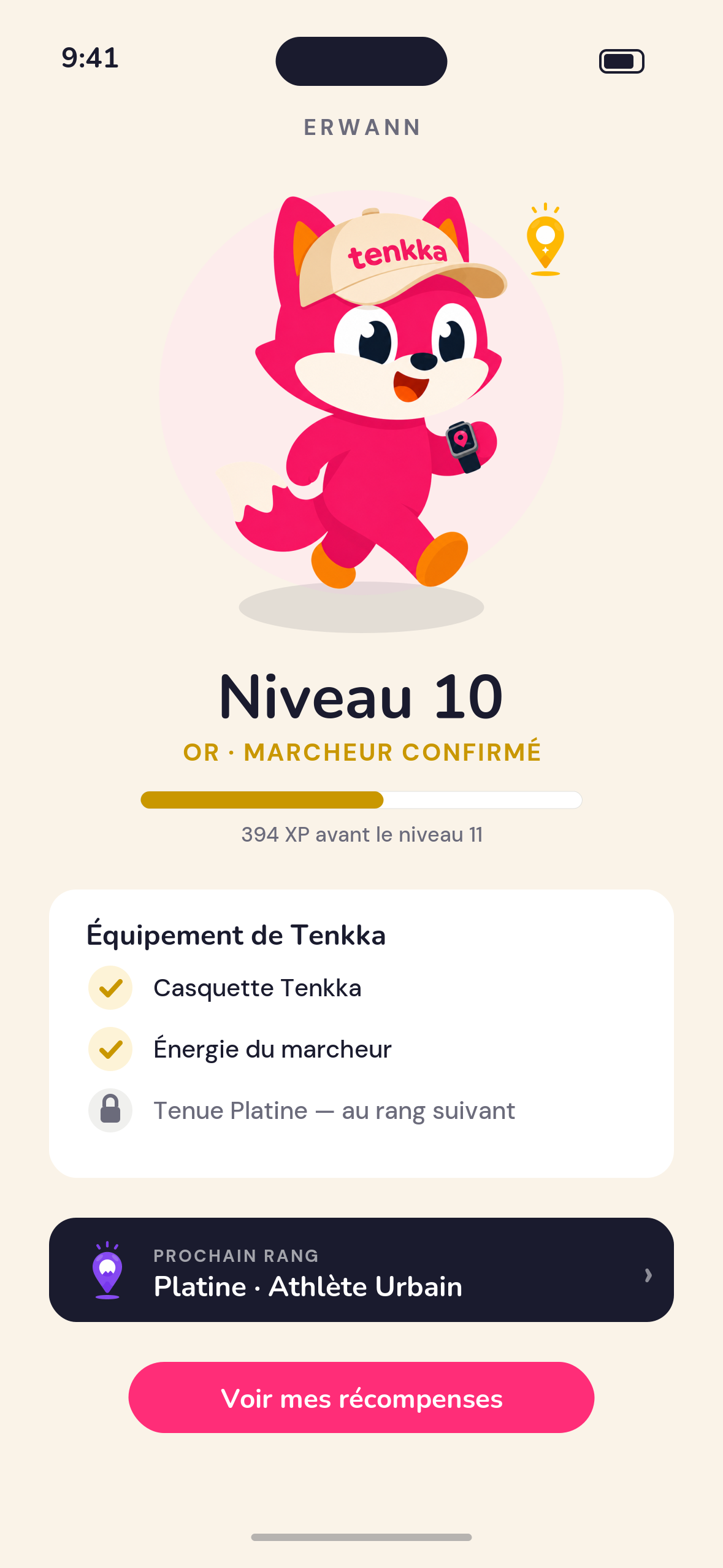 Écran Récompenses de Tenkka : la mascotte renard au niveau 10, rang Or Marcheur Confirmé, avec barre d'XP et équipement débloqué